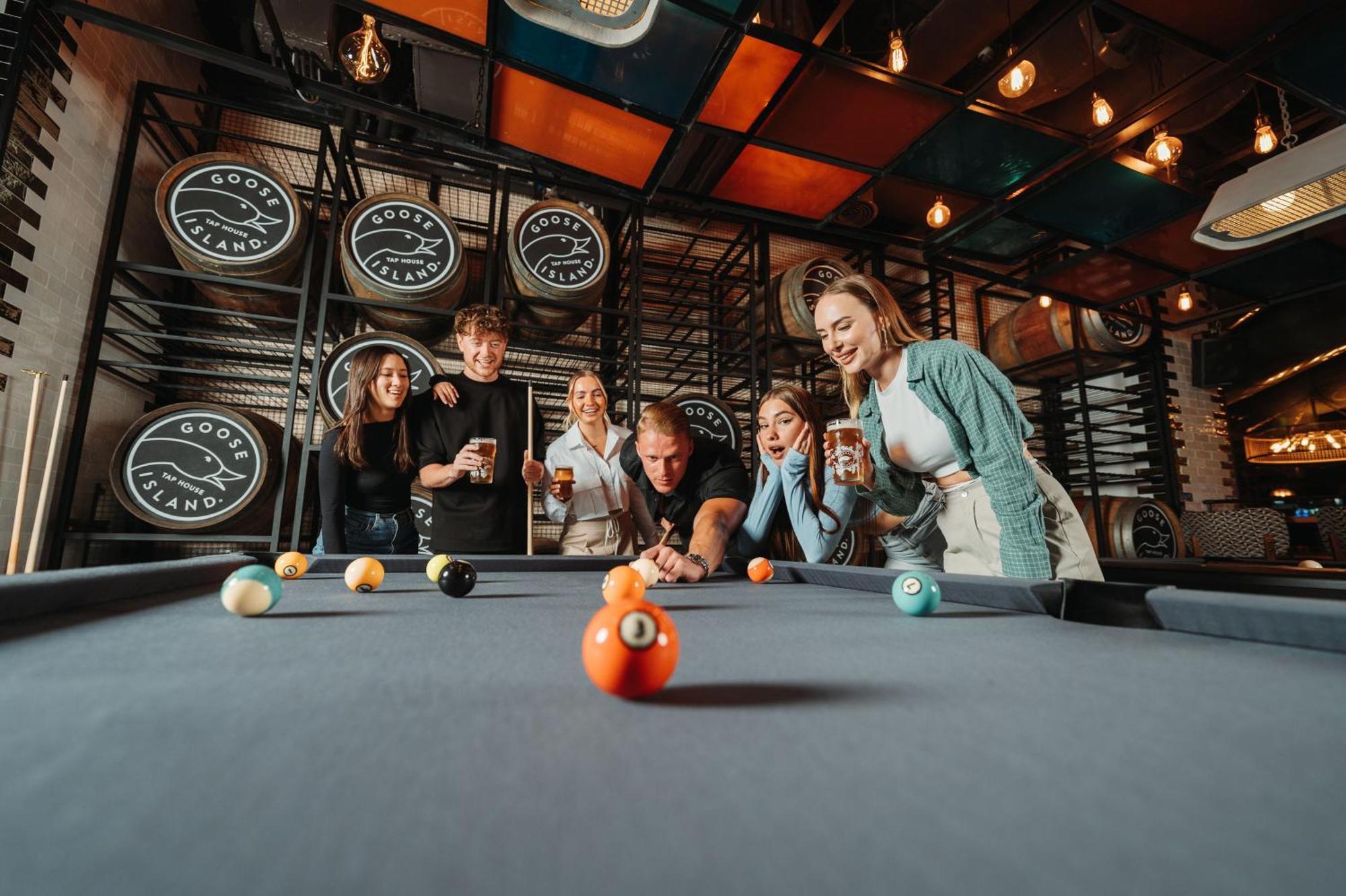 Отель Five Luxe Дубай Экстерьер фото Pool players