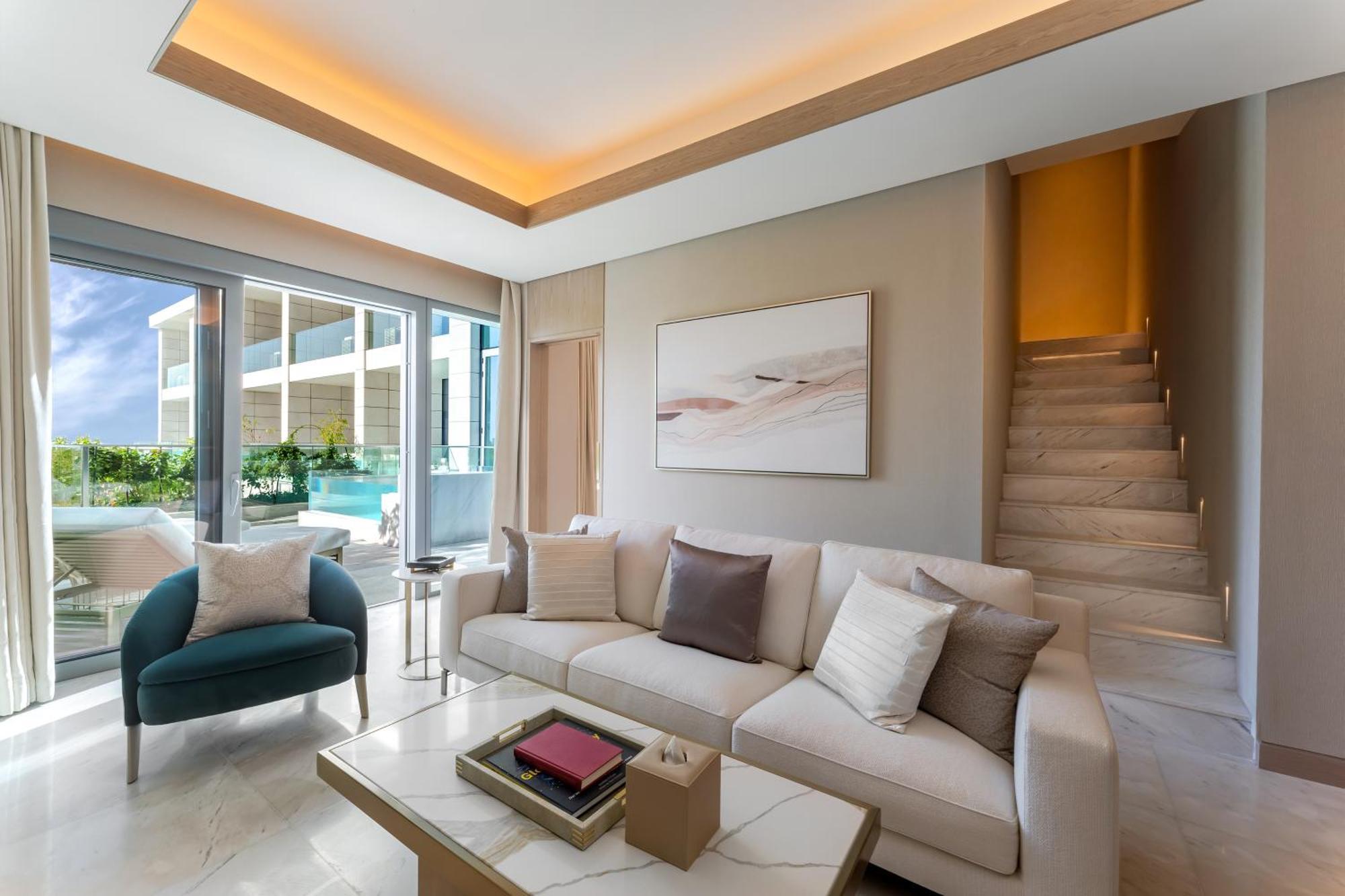 Отель Five Luxe Дубай Экстерьер фото Living room